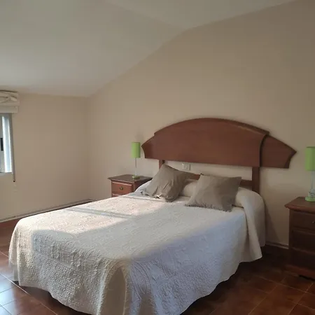 Holiday home Aqualecer Montalvo